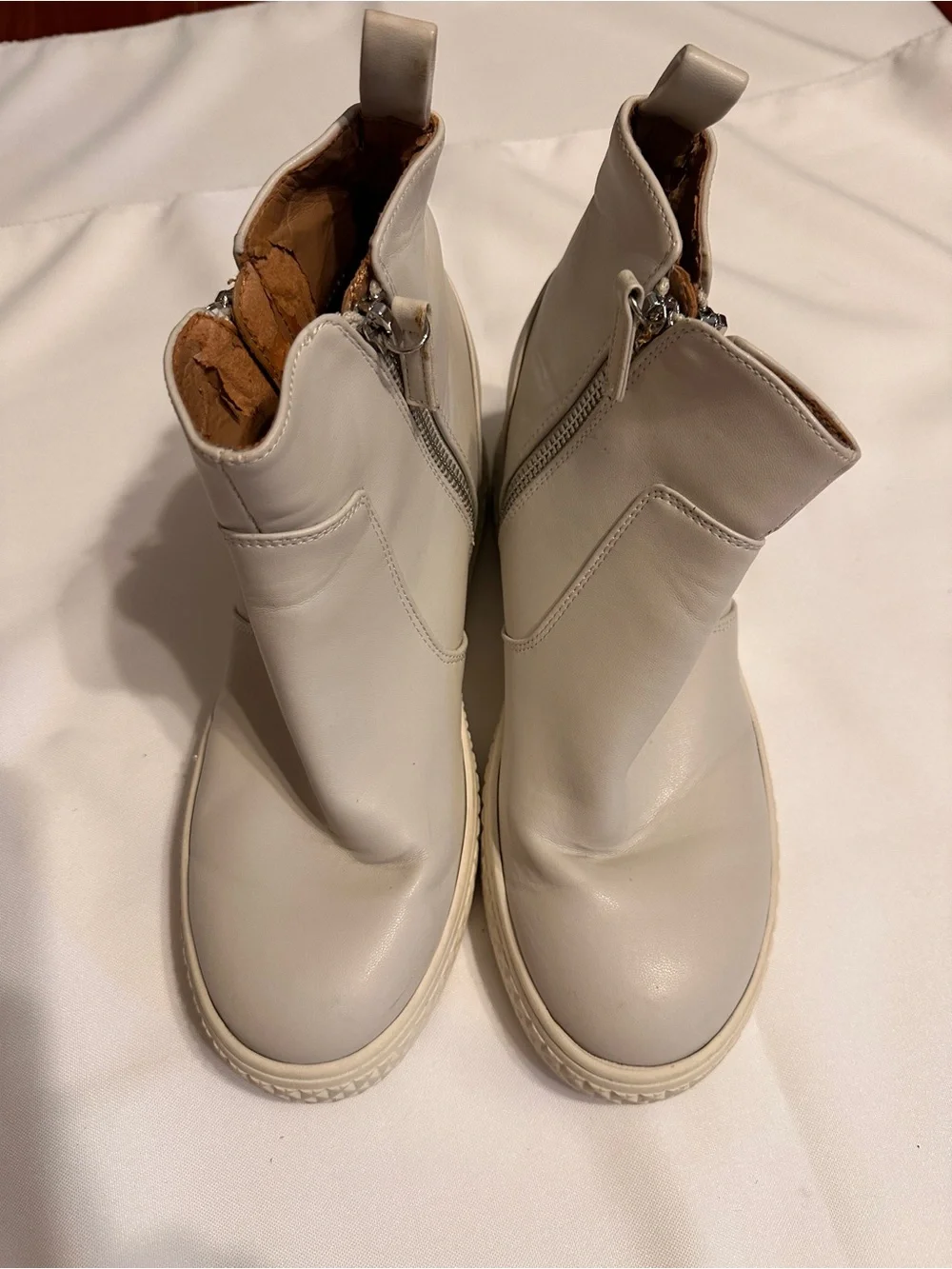 Aerosoles grey platform leather sneakers size 7